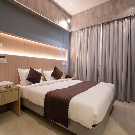 Hotel Grand Seasons- Navi Mumbai Exteriör bild