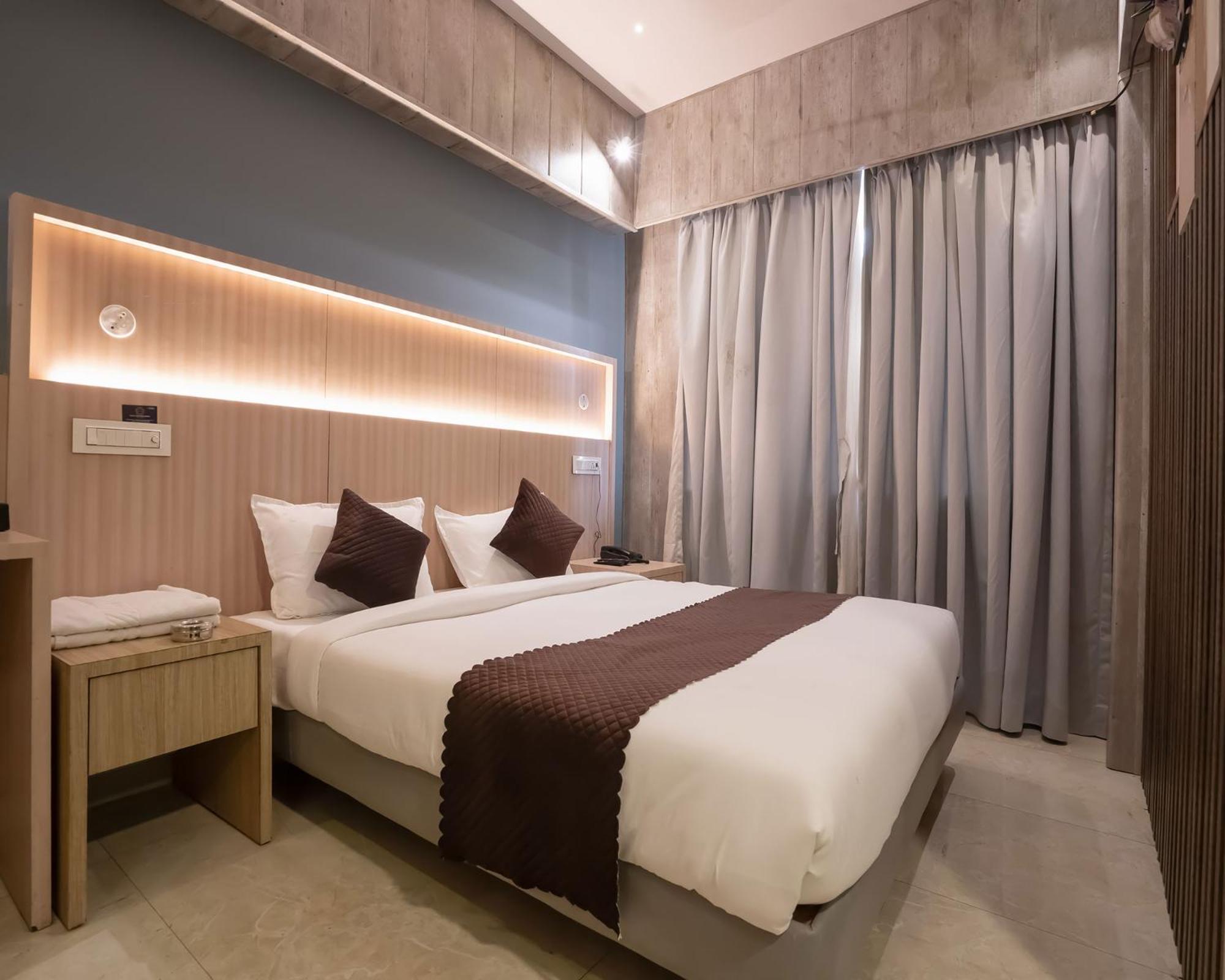 Hotel Grand Seasons- Navi Mumbai Exteriör bild