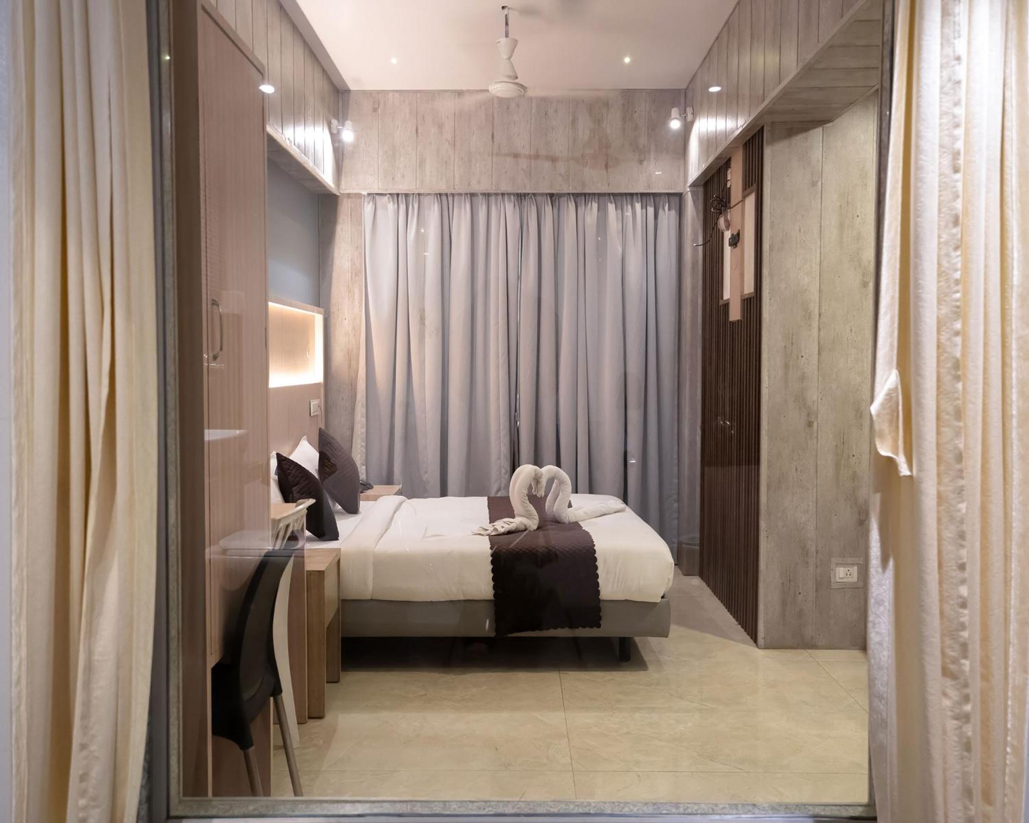 Hotel Grand Seasons- Navi Mumbai Exteriör bild