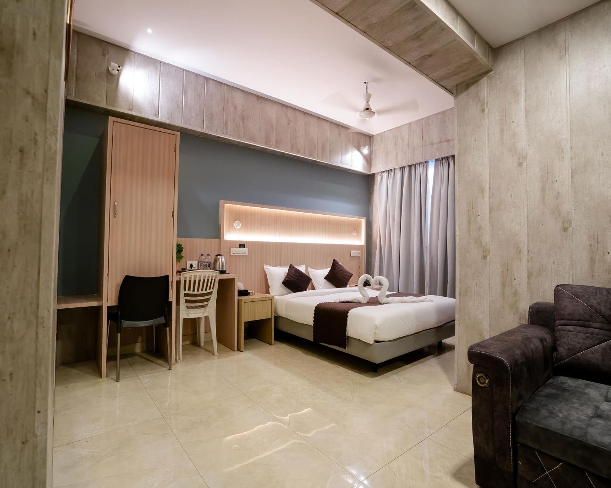 Hotel Grand Seasons- Navi Mumbai Exteriör bild